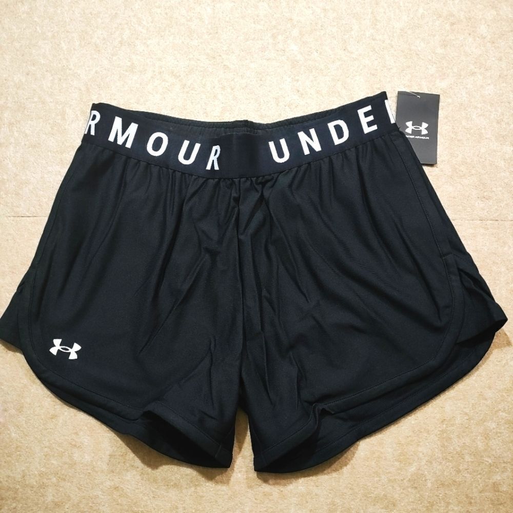 Under Armour Black Athletic Shorts with Elastic Waistband -R